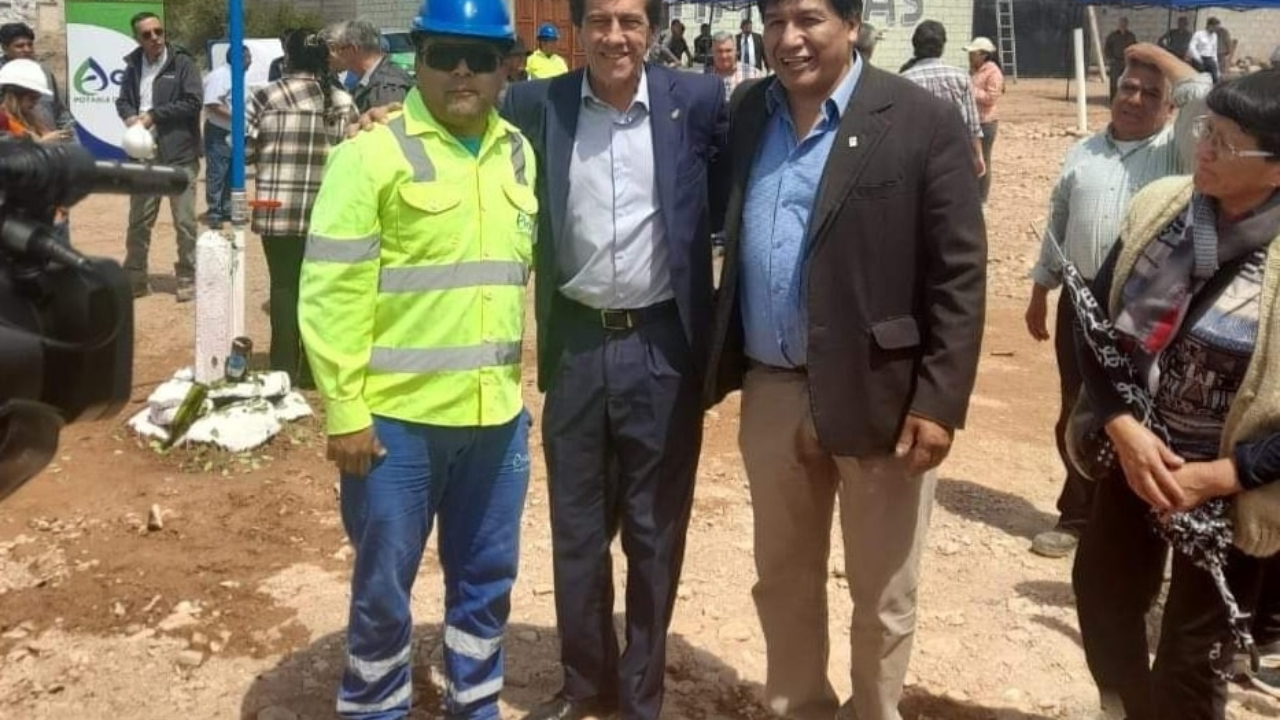 El Gobernador Sadir inauguró una red de agua potable en Humahuaca
