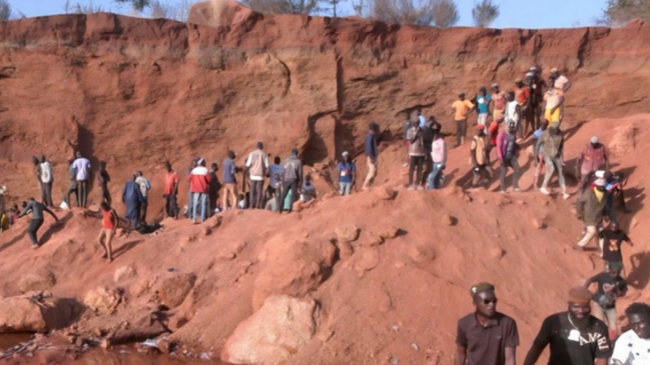 Tragedia minera en África: se derrumbó un cerro y buscan a decenas de desaparecidos